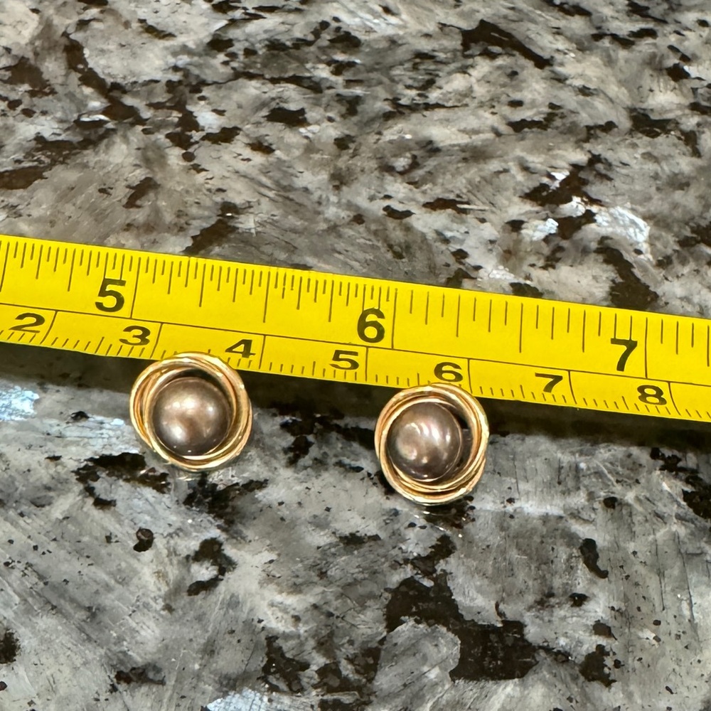 Solid 14k yellow gold and peacock pearl earrings.